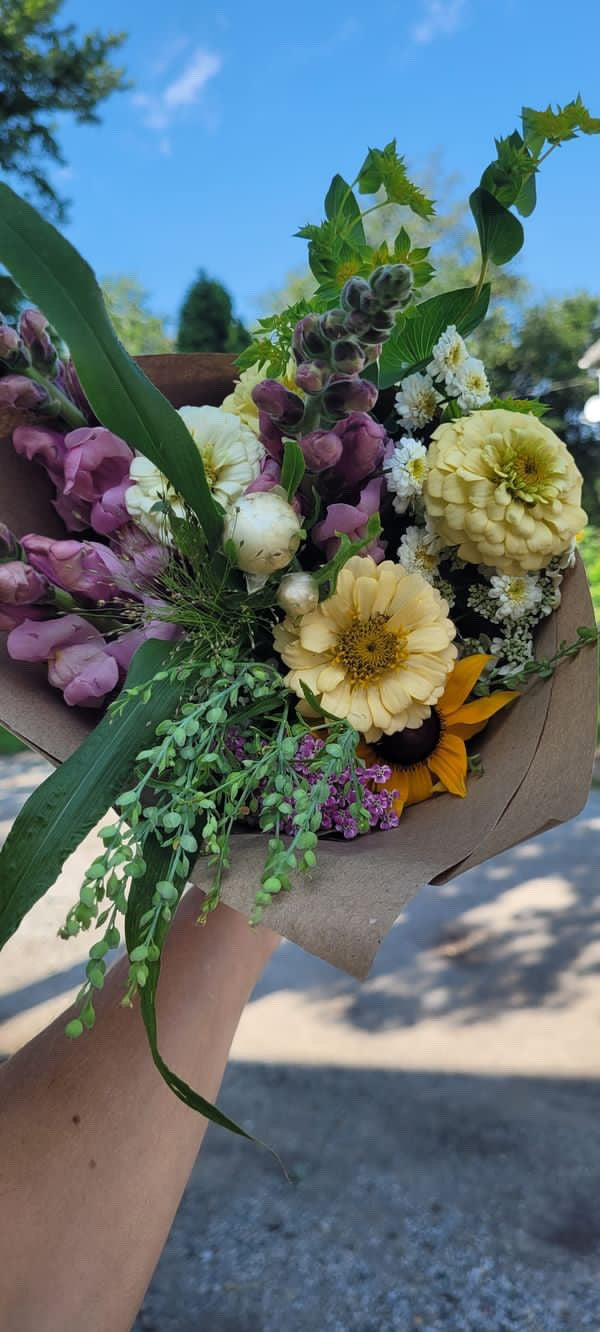 A summer of flowers DELIVERY (July-Oct)